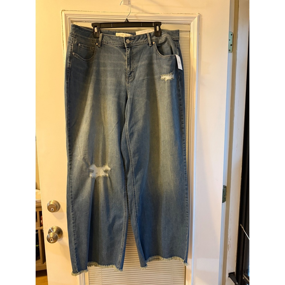 Cato Est. 1946 Wide Leg Jeans Women 18W Blue NWT Distressed fringe hem Hi-Rise